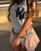 Валя Карнавал